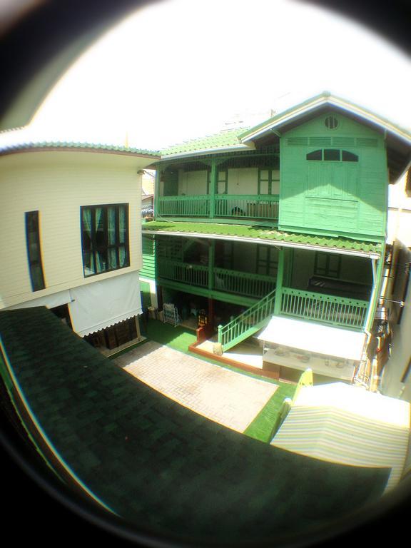 Green Teak House Bangkok Eksteriør bilde